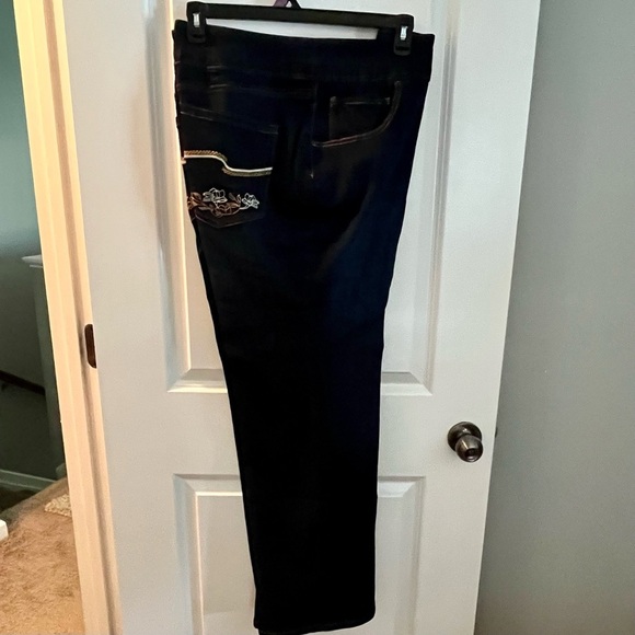 Pioneer Woman Pull on Jeans, stretchy pull on. Plus size 2X (20W-22W) NWT - Picture 5 of 10